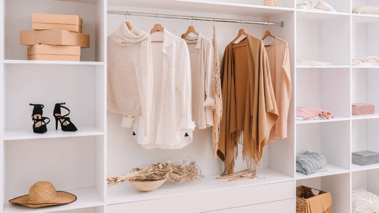 Imagem Como fazer closet em quarto pequeno: soluções funcionais para viver com estilo em espaços compactos